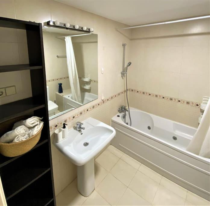Klimatyczny Loft I Egzotyczny Basen Apartment Benalmadena Exterior photo